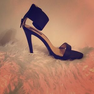 Womens’ Doll House heels